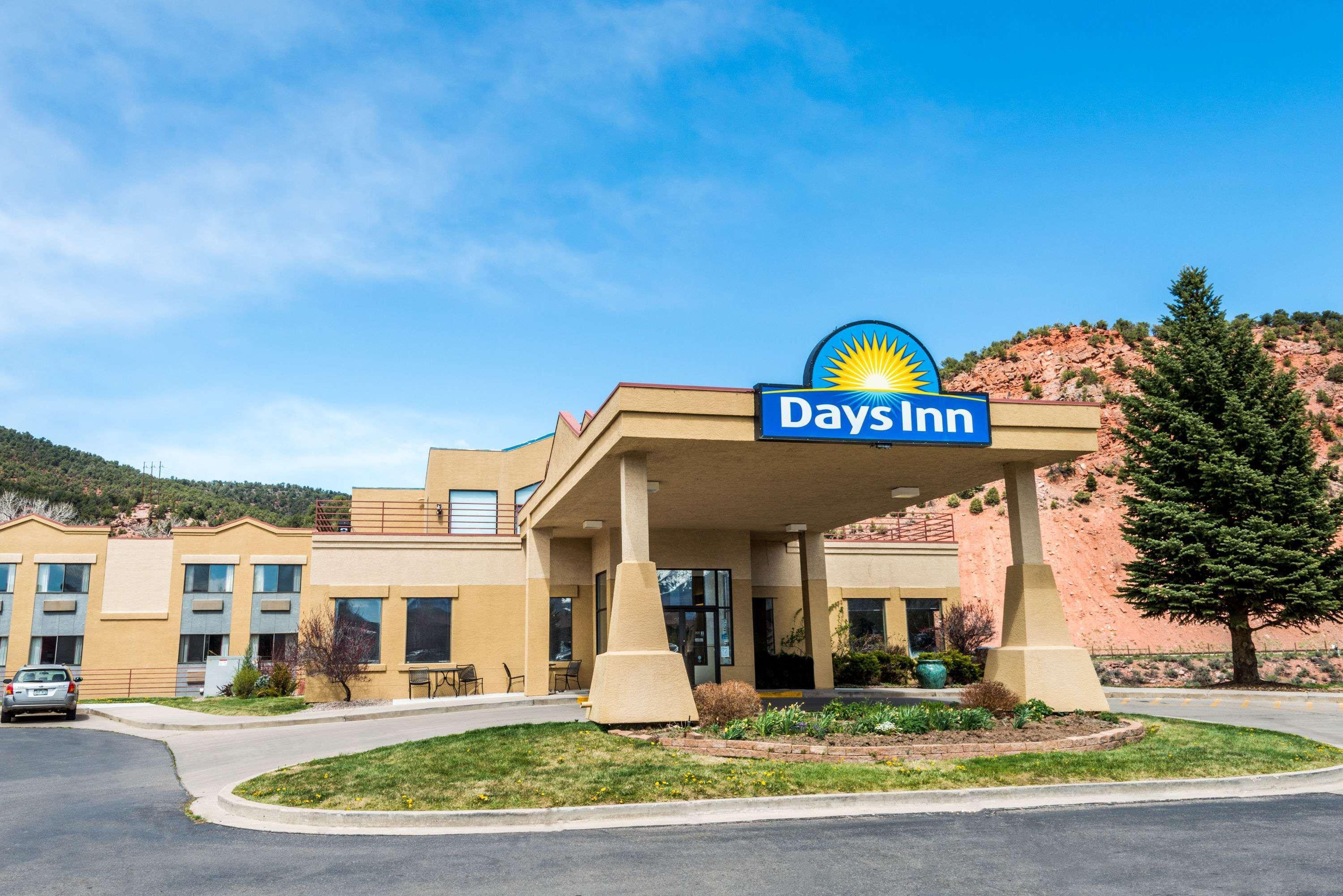 Days Inn By Wyndham Карбондейл Екстериор снимка