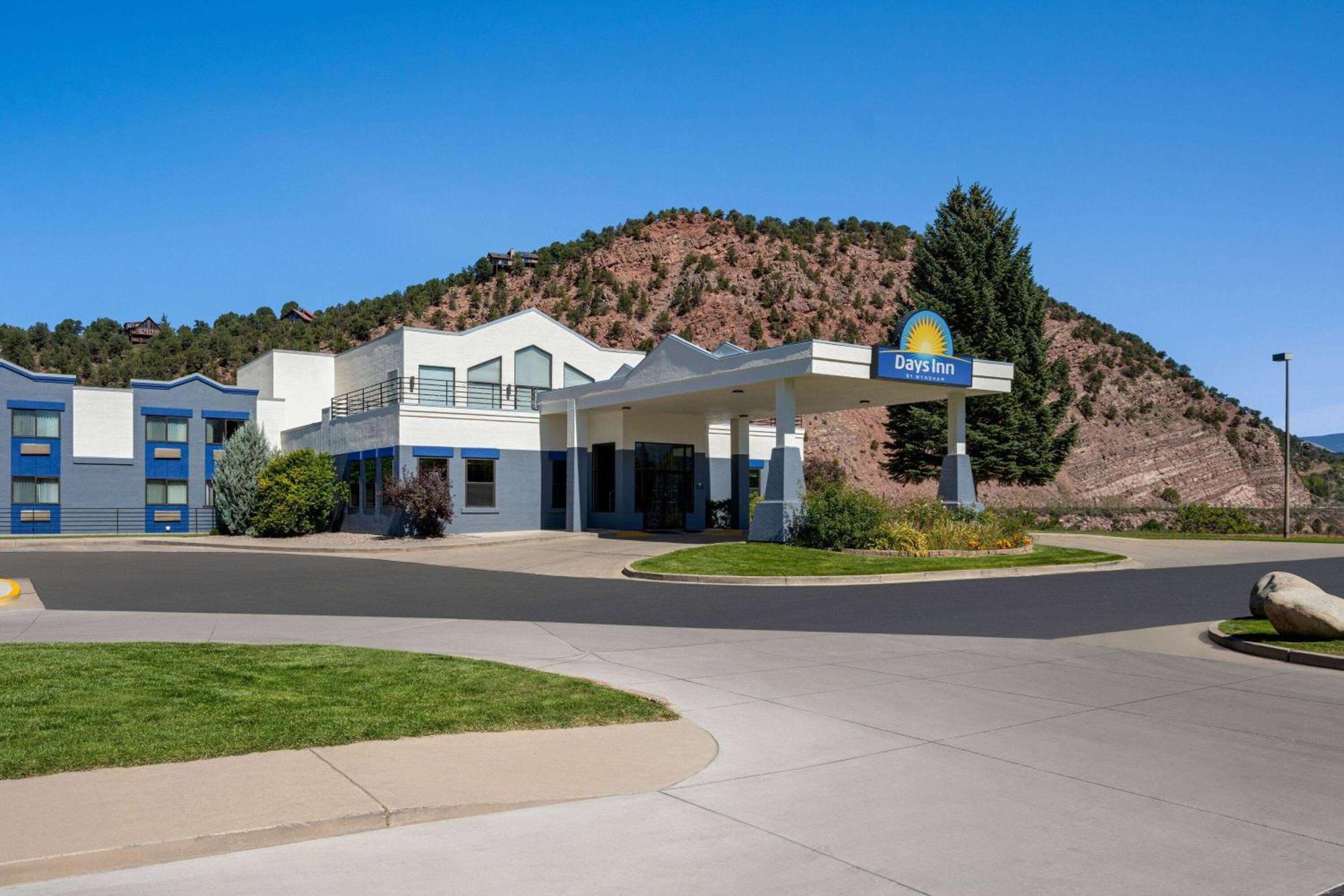 Days Inn By Wyndham Карбондейл Екстериор снимка